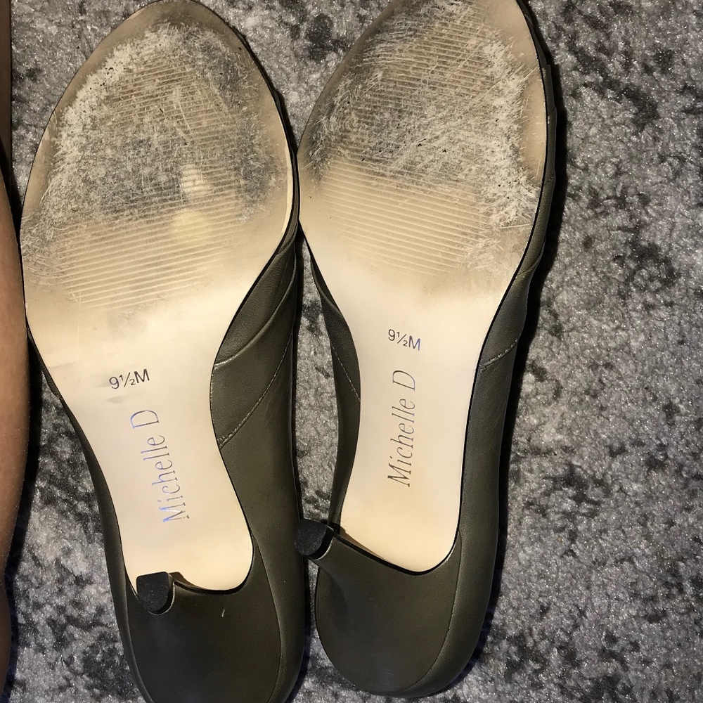 Heels - Picture 4 of 4